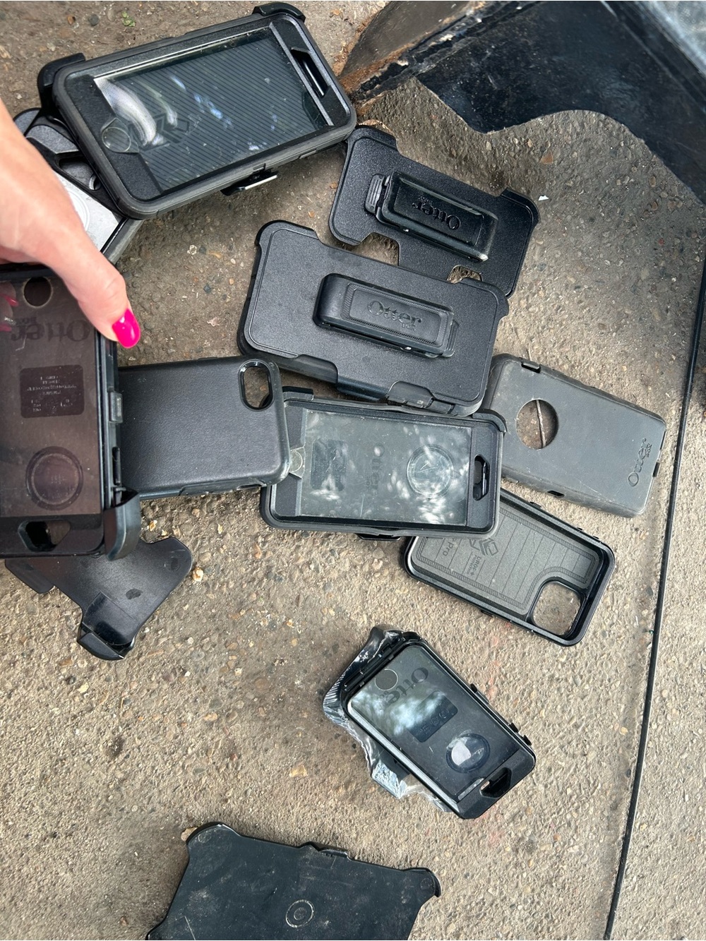 OtterBox Black Rugged Protective Phone Case with Screen Cover - Picture 6 of 9